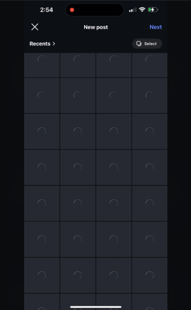 画像投稿時にぐるぐる回って読み込み中のままになる様子
